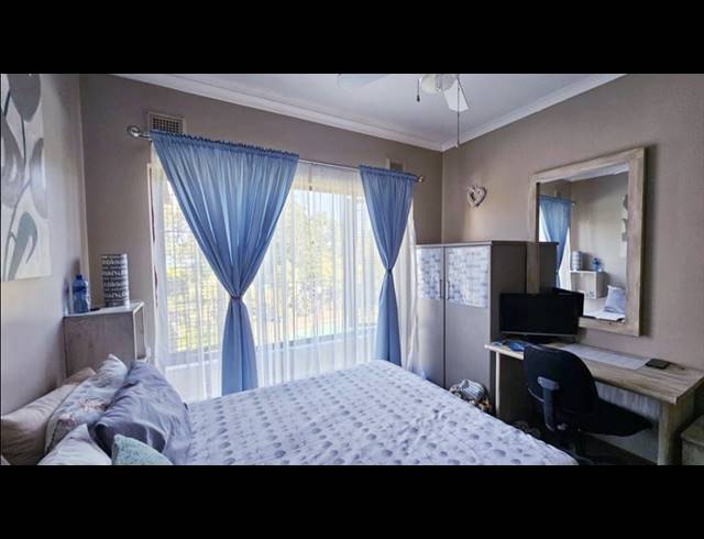 4 BEDROOM FREESTANDING FOR SALE IN SCOTTBURGH SOUTH